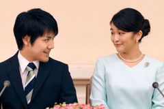 Přišla o věno i titul. Japonská princezna si vzala neurozeného muže, odejdou do USA
