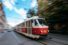 Při srážce tramvají v Praze se zranilo pět lidí. Jeden řidič měl v těle drogu