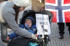 Adopce českých dětí v Norsku nepřipadá v úvahu, tvrdí úřady