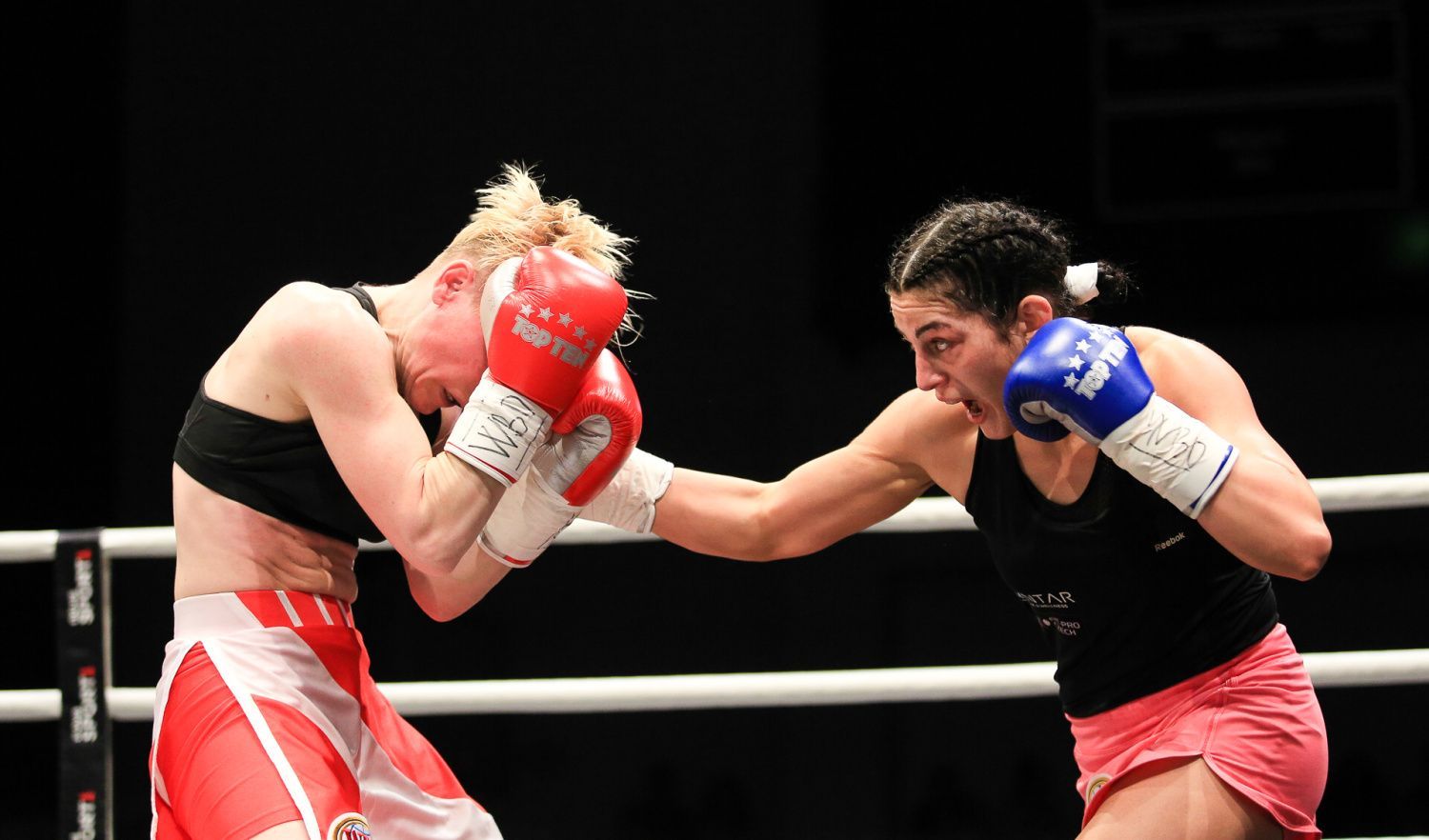 Box Live Praha 2017: Lucie Sedláčková (bruneta)