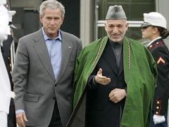 Bush s afghánským prezidentem Karzáím