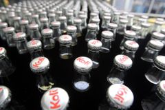 Spotřeba nealkoholických nápojů roste, každý Čech si loni koupil v průměru 215 litrů