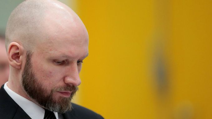 Anders Breivik zavraždil v Norsku 77 lidí.