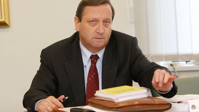 Alexander Károlyi pracuje na svazu už 30 let.
