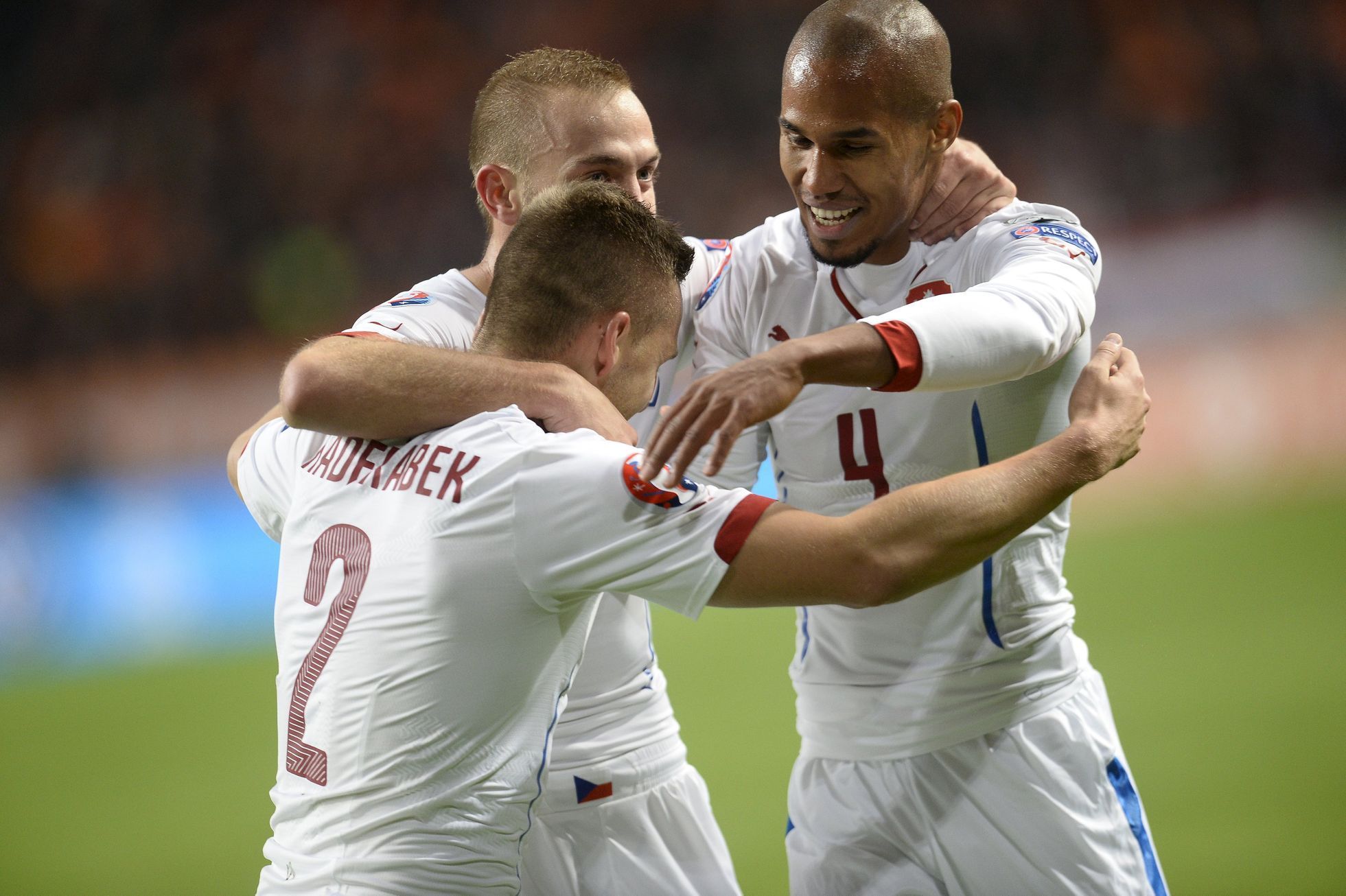 Nizozemsko-Česko: Pavel Kadeřábek, Jiří Skalák a Theodor Gebre Selassie slaví gól