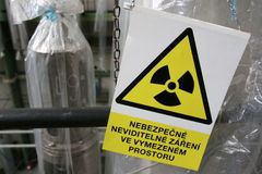 Z ruského závodu na výrobu jaderných reaktorů unikla radiace. Šest lidí je zraněných, jeden ozářený