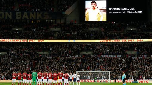 Vzpomínka na Gordona Bankse před zápasem kvalifikace ME 2020 Anglie - Česko.