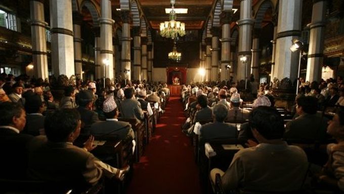 Nepálský parlament posvětil konec monarchie