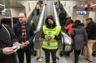Zmatení pasažéři v novém metru A. Odkud jede bus do Kladna?