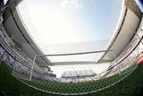 Tak tohle je on, poslední stadion, který zbývalo před startem MS otevřít. Sao Paulo Stadium, neboli Corinthians aréna, ovšem při nedělní (již druhé) premiéře neotevřela tak úplně. Místo 65 000 lidí totiž na tribuny bylo vpuštěno jen 38 000 fanoušků.