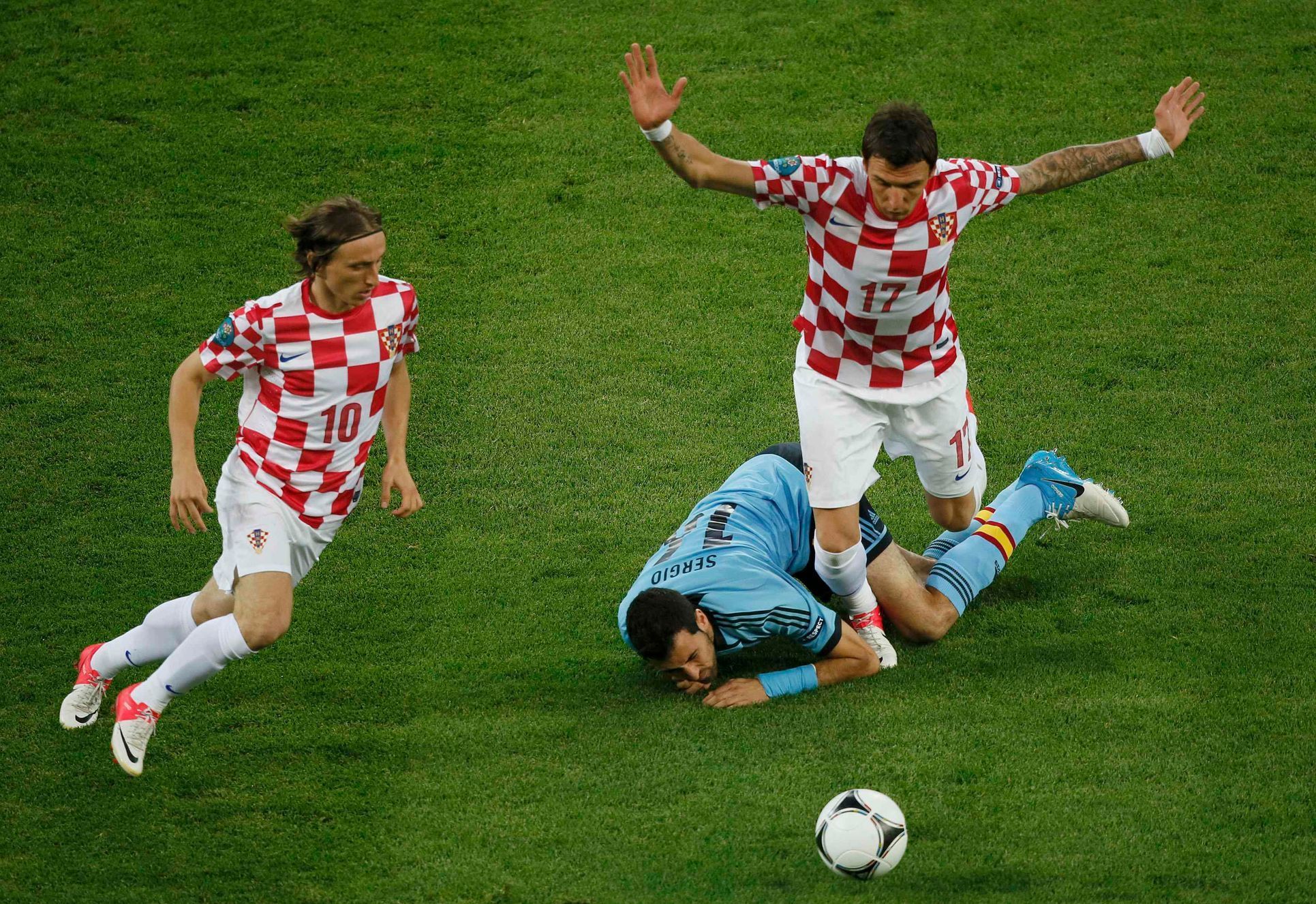 Euro 2012: Luka Modrič, Mario Mandžukič, Sergio Busquets