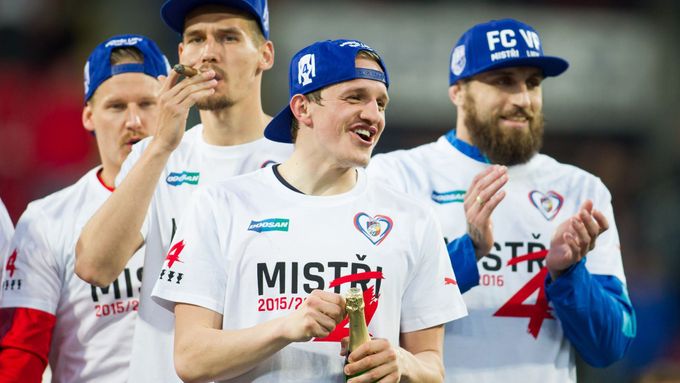 Viktoria Plzeň slaví čtvrtý ligový titul v historii klubu. Po dnešní výhře nad Baníkem Ostrava ho navíc slaví tři kola před koncem soutěže.