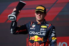 Verstappen vyhrál padesátou Grand Prix F1, Hamilton a Leclerc byli diskvalifikováni