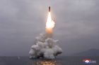 KLDR stupňuje raketové zkoušky, východně od svých břehů odpálila další dvě střely