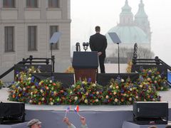 Barack Obama při svém pražském projevu o jaderném odzbrojení.