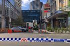Po útoku nožem v Sydney zemřelo šest lidí. Pachatele policie zastřelila