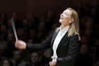 Oběť vlastní slávy. Cate Blanchett hraje dirigentku zneužívající svou moc