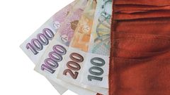 Češi si vydělají o tisícovku víc než před rokem, inflace ubírá z růstu mezd jen nepatrně