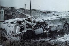 Padesát let od tragické nehody v Bezděčíně. Autobus vjel před vlak, zemřelo 24 lidí
