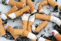 Tabákoví výrobci chtějí lákat mládež na hubnutí