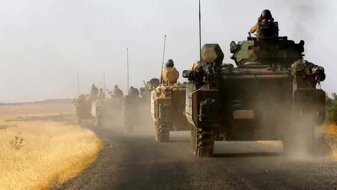 Turecká armáda na hranicích se Sýrií