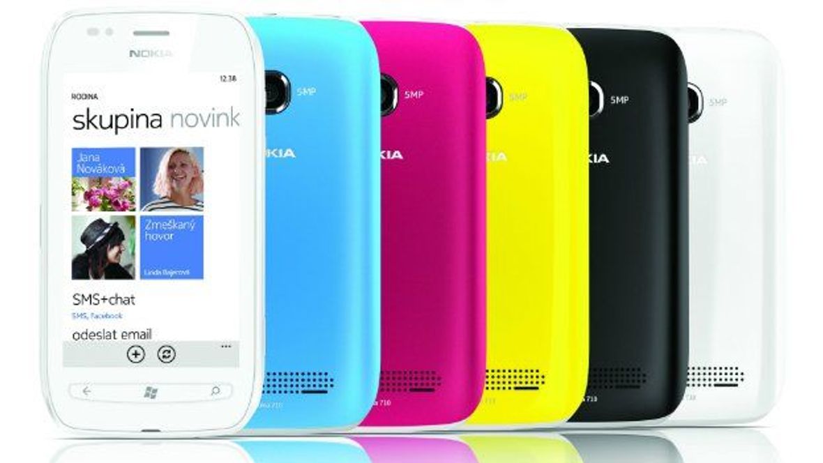 TECHNIKA: Designové modely Nokia Lumia 800 a Nokia Lumia 710 přicházejí na trh s českým obsahem