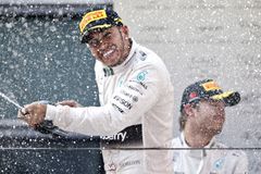 Studená válka u Mercedesu je zpět, Rosberg osočuje Hamiltona