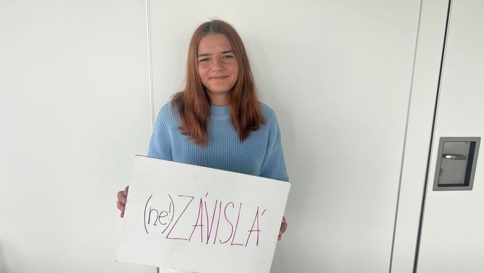 Studentka Karolína byla hostem v podcastu (ne!)ZÁVISLÁ.