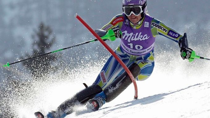Tina Mazeová při slalomu ve Špindlerově mlýně.