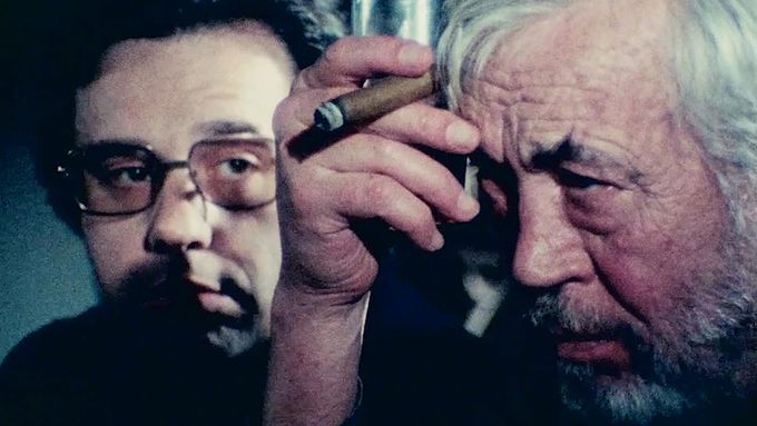 Peter Bogdanovich a Orson Welles při natáčení filmu The Other Side of the Wind.