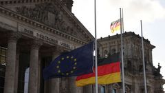 Německo, smutek, bundestag, vlajky