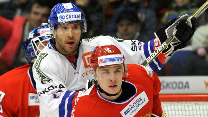 Prohlédněte si galerii ze čtvrtečního zápasu Euro Hockey Tour, v němž čeští hokejisté včetně veterána Martina Ručinského zdolali Rusko 3:0.