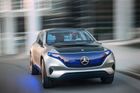 Mercedes-Benz Generation EQ - Loňský koncept Mercedesu je jakýmsi crossoverem, který je poháněn dvěma elektromotory. Celkem lze očekávat výkon až 300 kW, přičemž auto zvládne na jedno nabití ujet 500 km. EQ je zkratkou „Electric Intelligence“.