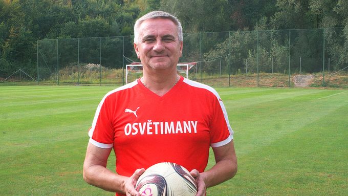Vratislav Mynář se stará o fotbalový klub v Osvětimanech. Jeho nejlepší střelec je u něj zadlužený statisíci.
