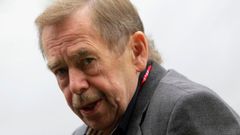Václav Havel při natáčení Odcházení