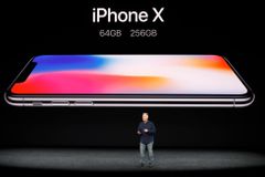 Apple bude v nových iPhonech používat kvalitnější displeje