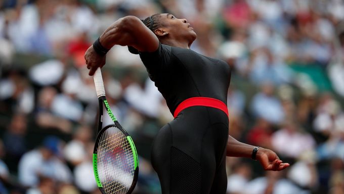 Serena Williamsová v "kočičím úboru" na letošním French Open.