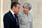 EU nemůže být trvale rukojmím brexitu, přijďte s plánem, vyzývá Brity Macron