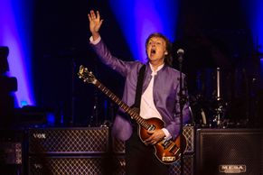 Paul McCartney slaví 75. narozeniny. Nedávno se vrátil z japonského turné, pokračuje do Ameriky