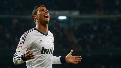 Útočník Realu Madrid Cristiano Ronaldo se raduje z gólu do sítě San Sebastianu