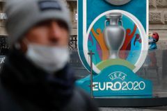 Češi jsou pro odklad. UEFA rozhodne o osudu Eura i evropských pohárů