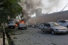 Vládní a diplomatickou čtvrtí afghánské metropole Kábulu otřásl ve středu ráno mohutný pumový útok.