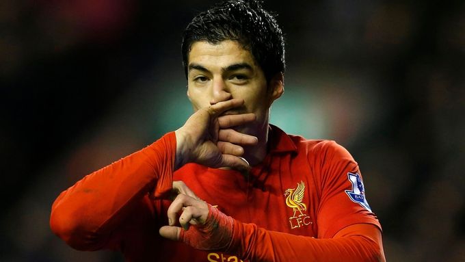 Liga mistrů, to je něco, co Liverpool Suárezovi nemůže dát, proto chce zamířit jinam