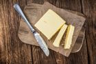 Češi už tuší, že máslo musí mít 80 % tuku. Chytráci tak nabízí 82% "nemáslo"