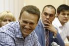 Štrasburský soud potrestal Moskvu za pronásledování Navalného, ten je v Rusku opět souzen