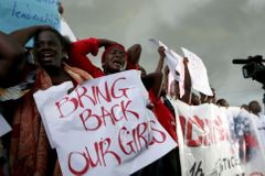 Nigérie zakázala demonstrace na podporu unesených dívek