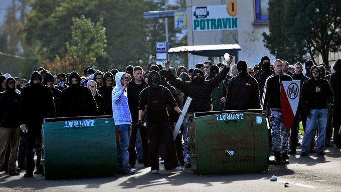 Poslední demonstrace neonacistů v Litvínově se konala 18. října. Honičky s policisty trvaly skoro pět hodin.