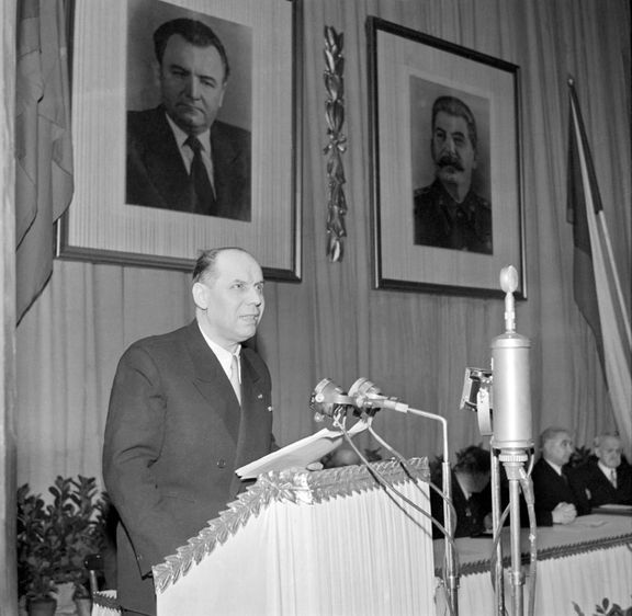 Ladislav Štoll na slavnostním zřízení Československé akademie věd v pražském Národním divadle, listopad 1952.