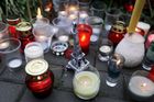 Atentátníka z Paříže pohřbila rodina do neoznačeného hrobu