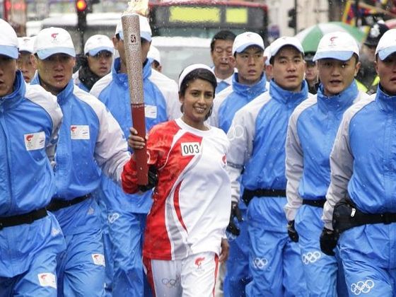 Pochodeň v Asii Protesty v Londýně proti olympiádě v Číně